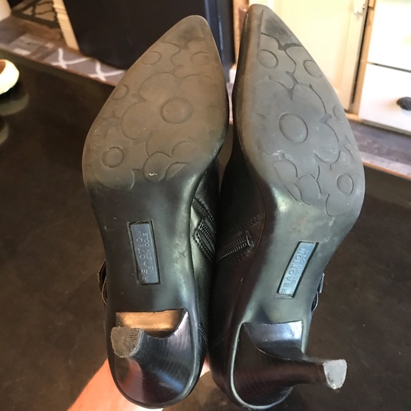 Reaction Kenneth Cole black size 8 booties - Picture 5 of 9